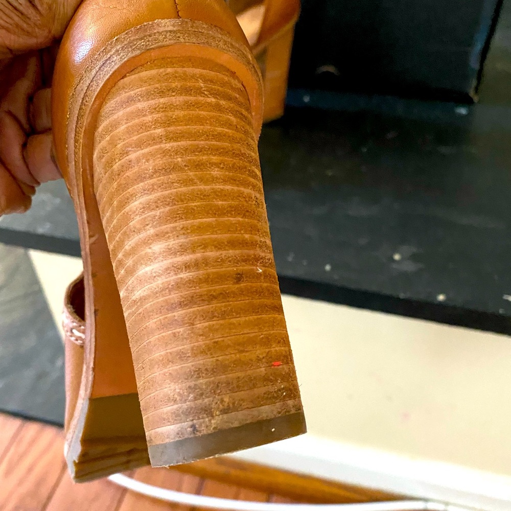 Frye - 6.5 - Picture 2 of 6